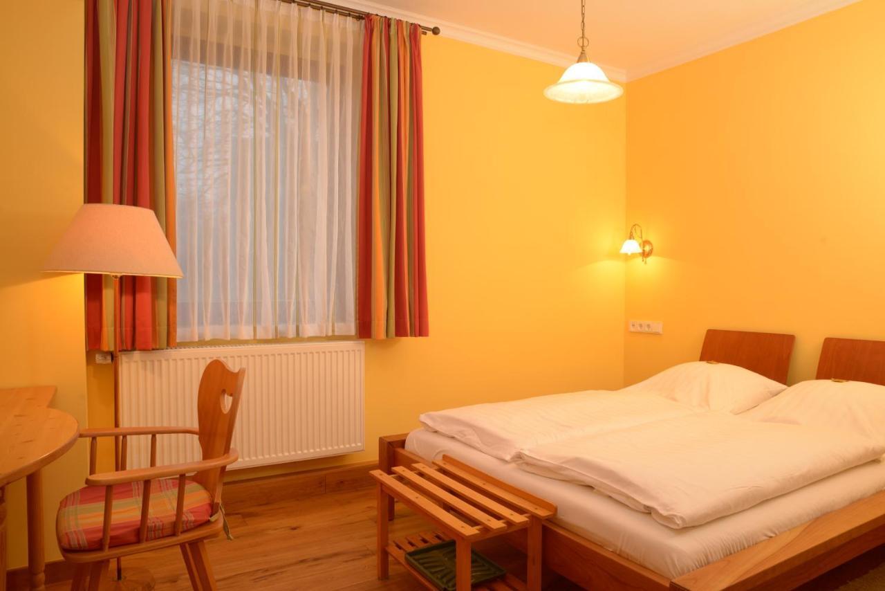 Landgasthof Haueis Marktleugast ภายนอก รูปภาพ